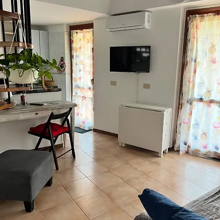 Apartment Mansardina A Pochi Passi Da Roma
