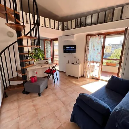 Mansardina A Pochi Passi Da Roma Apartment *