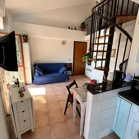Mansardina A Pochi Passi Da Roma Apartment *