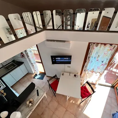 Mansardina A Pochi Passi Da Roma Apartment
